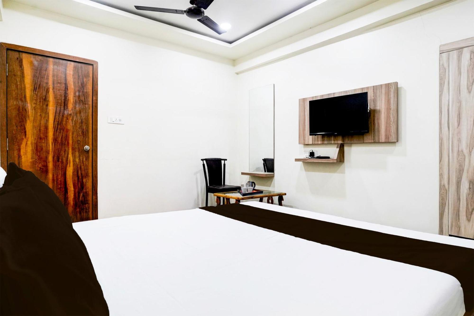 Super Hotel O Dombivali Formerly Pk Lodging Dombivli ภายนอก รูปภาพ